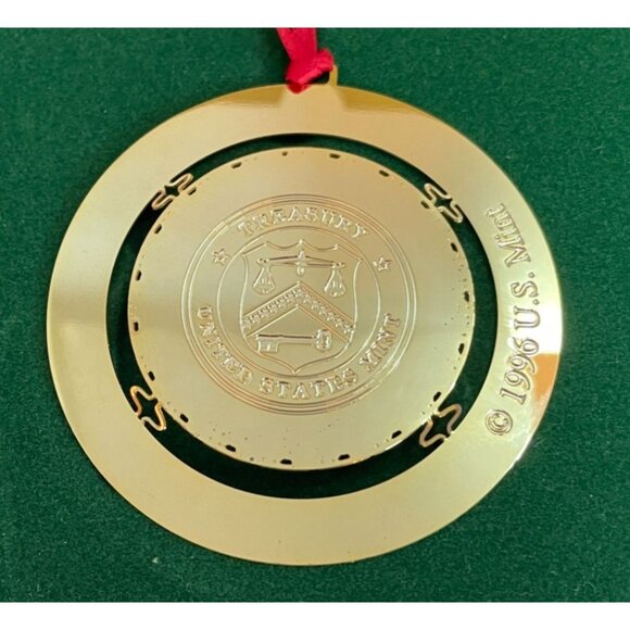 1996 US Mint Holiday Ornament Gold-Plated Half Dollar Presidential Coat of Arms - Picture 2 of 5